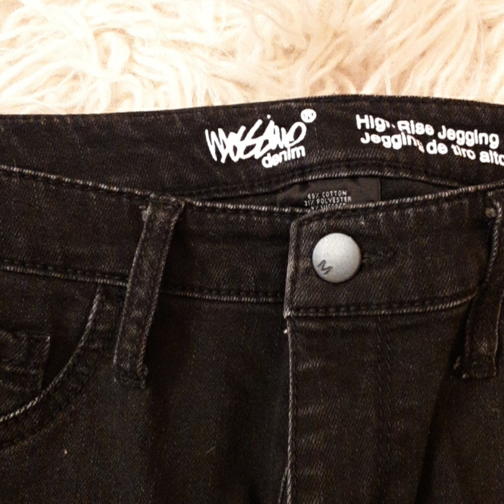 Jeans - Picture 3 of 3